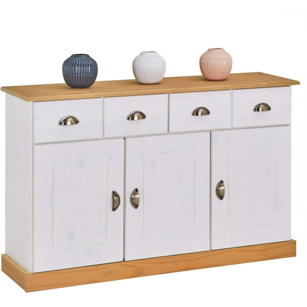3 Tueren treffen auf Schubladen an dem Sideboard